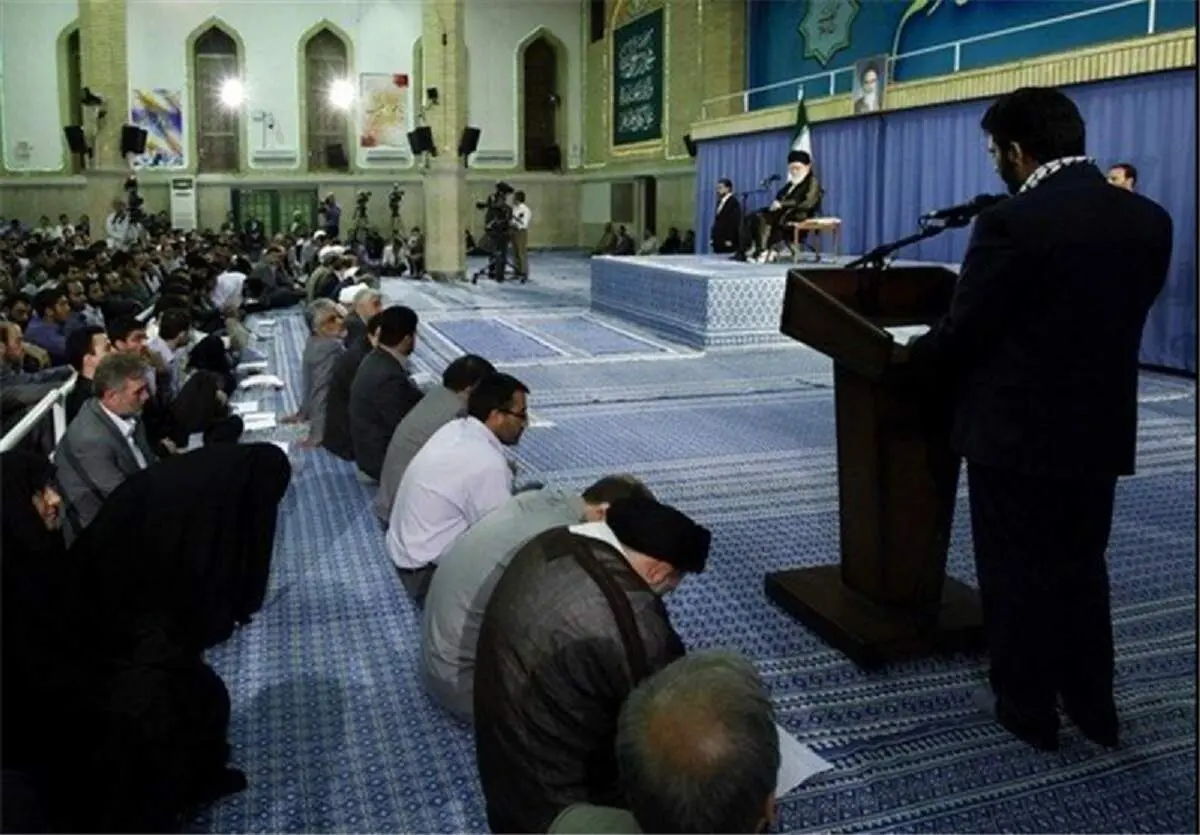سوال تند یک دانشجو در دیدار با رهبری: چرا دخالت اعضای بیت رهبری  در امور اقتصادی حل نمی‌شود+فیلم 