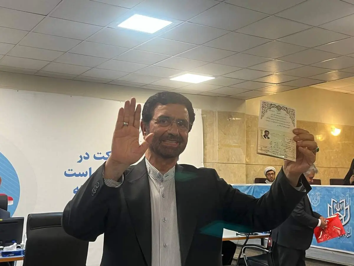 فداحسین مالکی وارد ستاد انتخابات کشور شد 