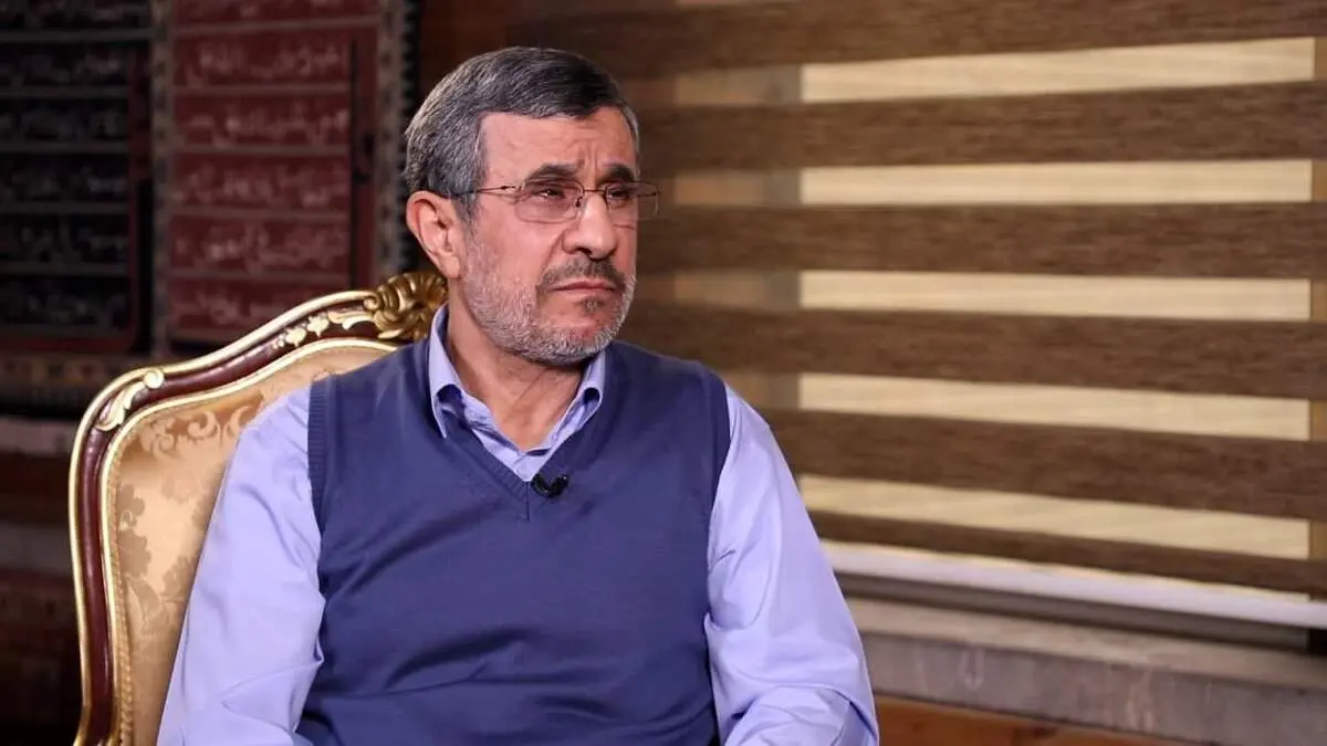 اولین عکس انتخاباتی از احمدی نژاد در میان هوادارانش + ببینید 