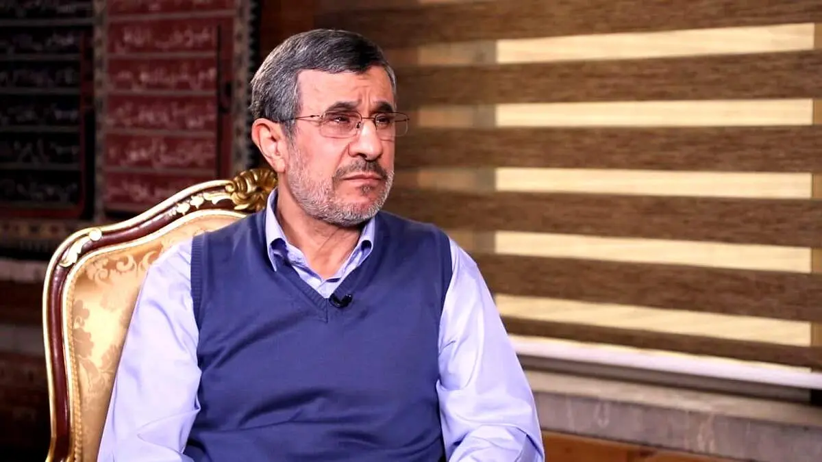 اولین عکس انتخاباتی از احمدی نژاد در میان هوادارانش + ببینید 