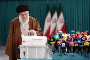 رهبر انقلاب رای خود را به صندوق رای انداختند/ رهبری: هرچه رای بیشتر باشد مجلس قوی‌تر است و هرچه مجلس قوی‌تر باشد امکان کار در کشور بیشتر است