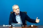 پزشکیان: پنل‌های خورشیدی نباید در گمرک بمانند