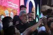 سلفی گرفتن جالب با سردار قاآنی+ببینید