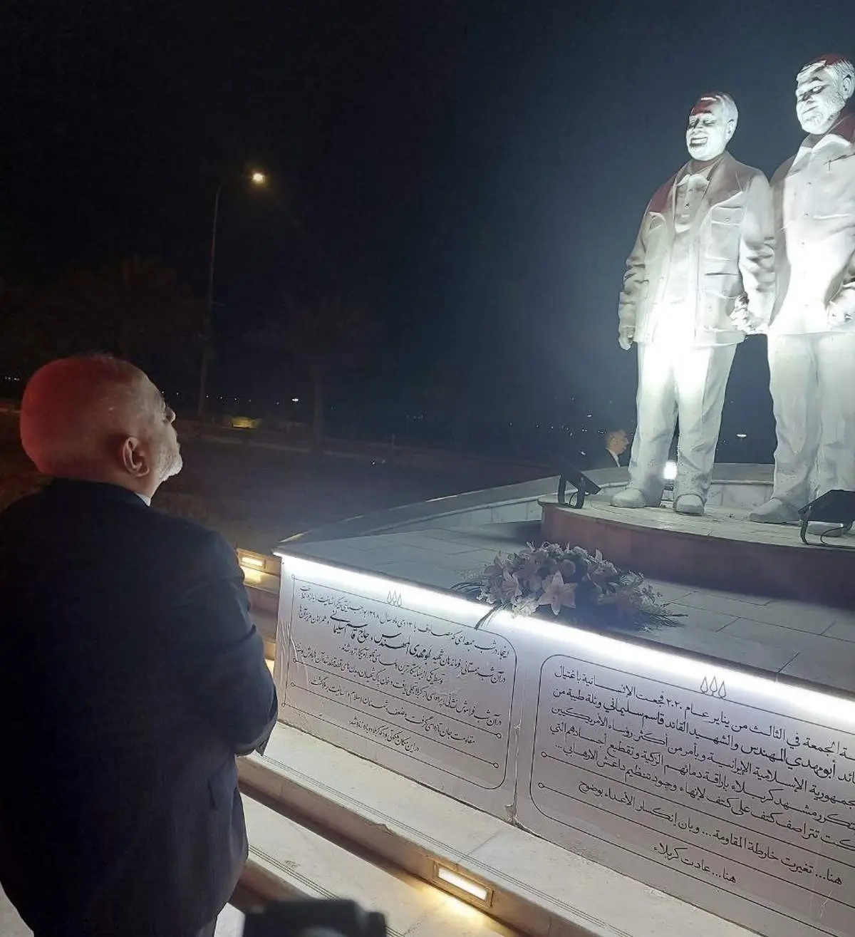 حضور ظریف در محل یادبود شهیدان سلیمانی و ابومهدی المهندس