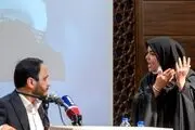 اقدام جالب دختر چادری در حضور سخنگوی دولت در قم+ببینید 
