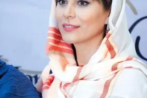 قاب صمیمانه از سحر دولتشاهی و مجری زن تلویزیون