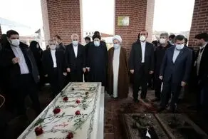 حضور رئیس‌جمهور بر مزار میرزا کوچک خان جنگلی
