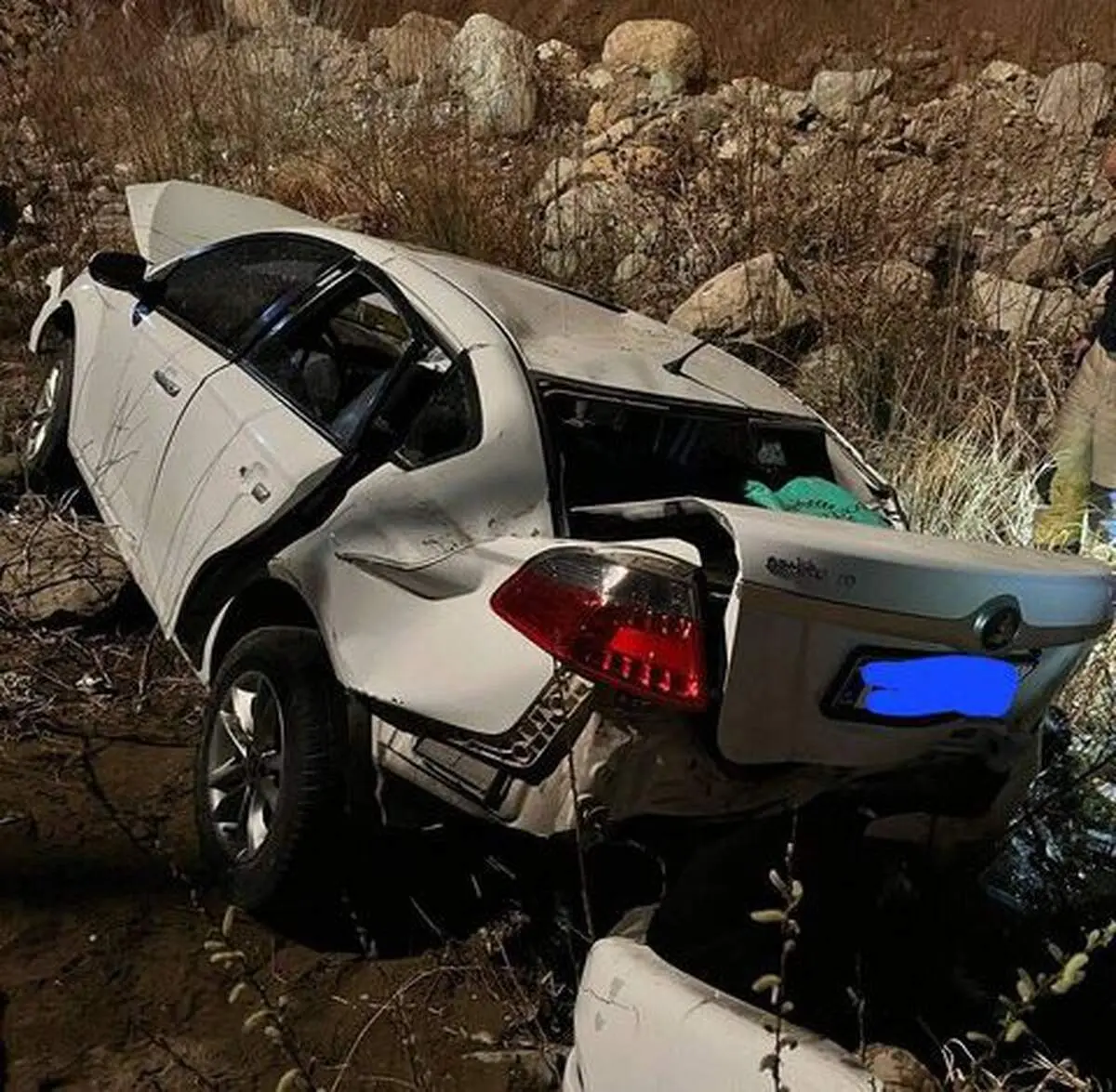 سقوط خودرو به داخل رودخانه ۵ مصدوم بر جای گذاشت/ جزئیات این حادثه