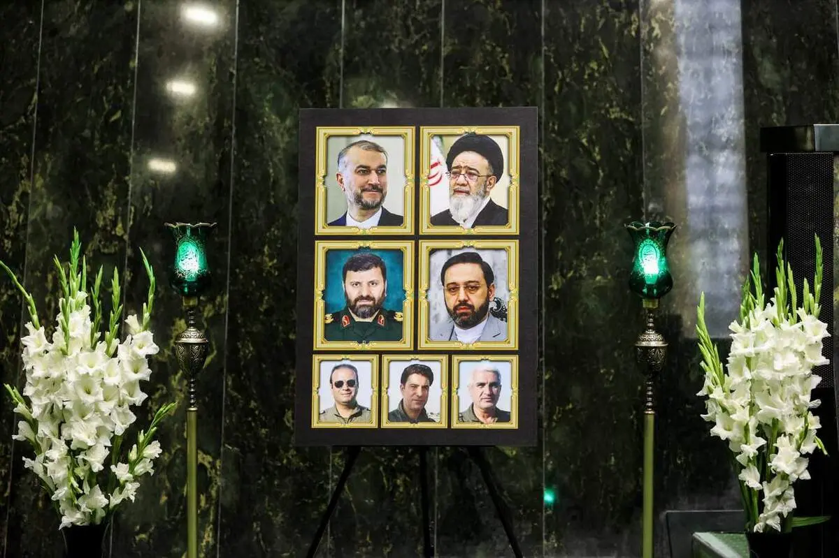 عکس از گریه نمایندگان در صحن مجلس + ببینید 
