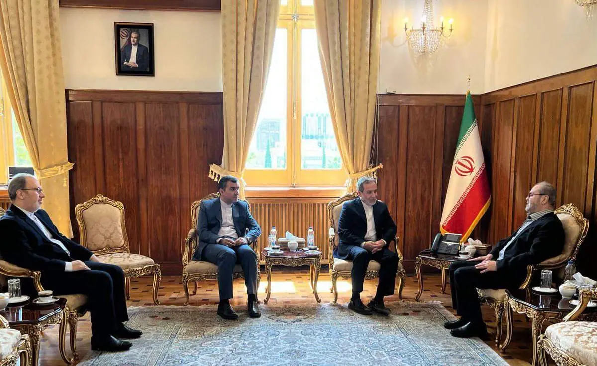 دیدار نماینده جنبش حزبالله لبنان در تهران با سیدعباس عراقچی