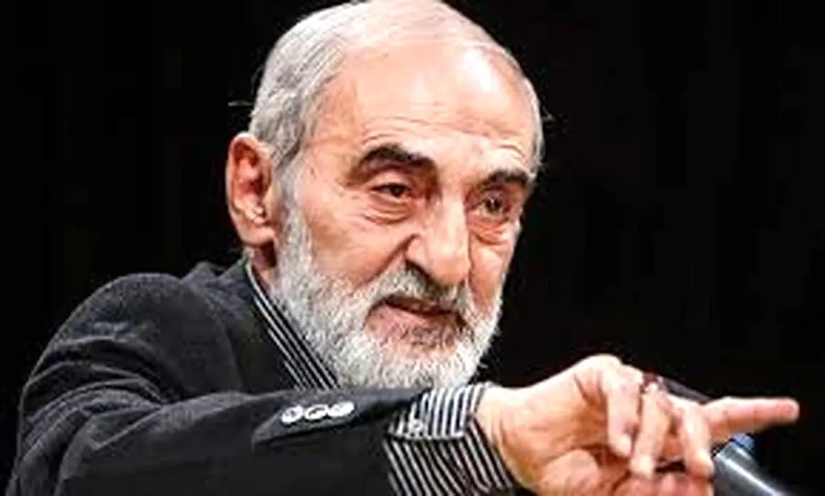 حمله دوباره حسین شریعتمداری| روزنامه اعتماد یادداشت‌های سایت بی‌بی‌سی فارسی را به اسم خود منتشر می‌کرد!