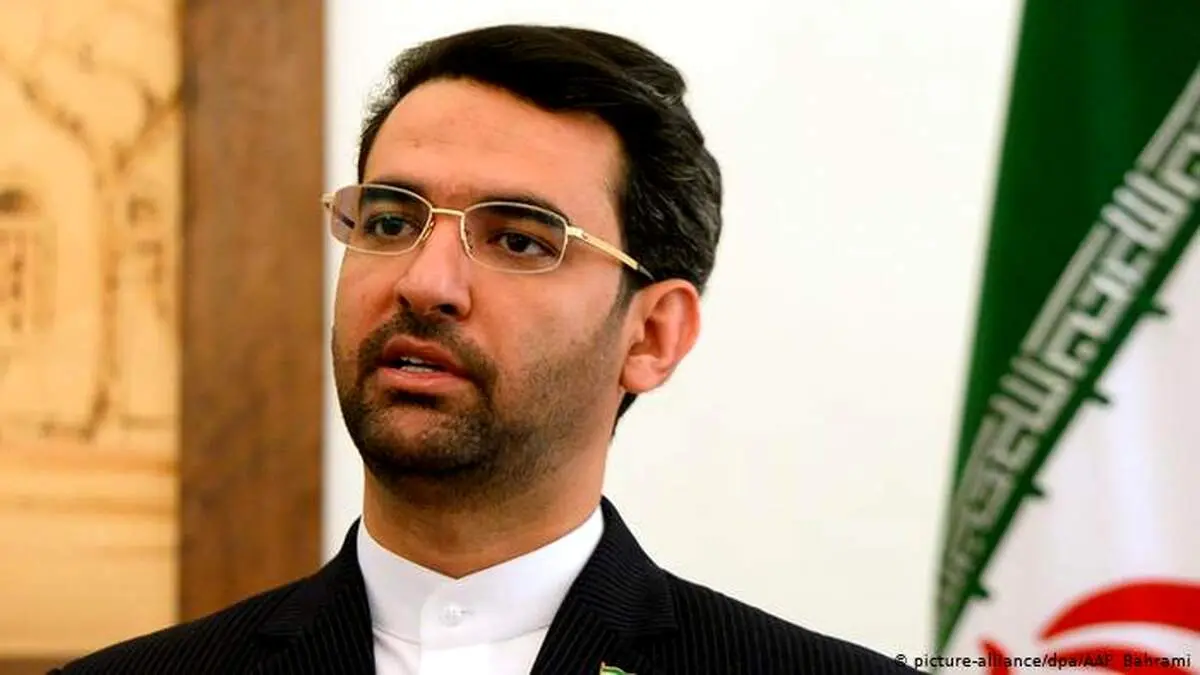 آذری جهرمی: اگر سیاستگذاران می‌خواهند سرشان را زیر برف کنند، صاحب اختیارند اما انتظار اول بودن هم نداشته باشند 