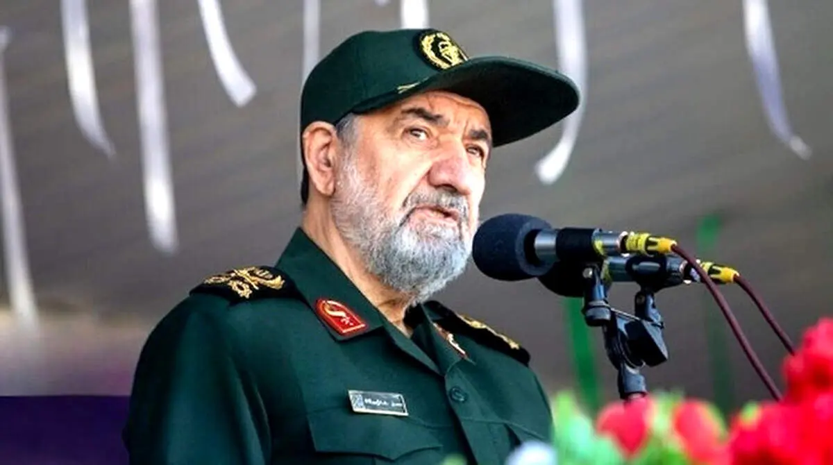 محسن رضایی: پاسخ هر شلیک و تجاوزی، رگبار موشک و پهپاد است