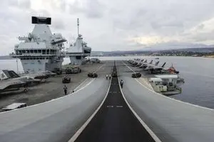 انگلیس یک ناو به مدیترانه اعزام کرد 