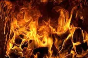 وقوق آتش‌سوزی با ۹ فوتی و ۴۴ زخمی در یک ساختمان مسکونی+فیلم