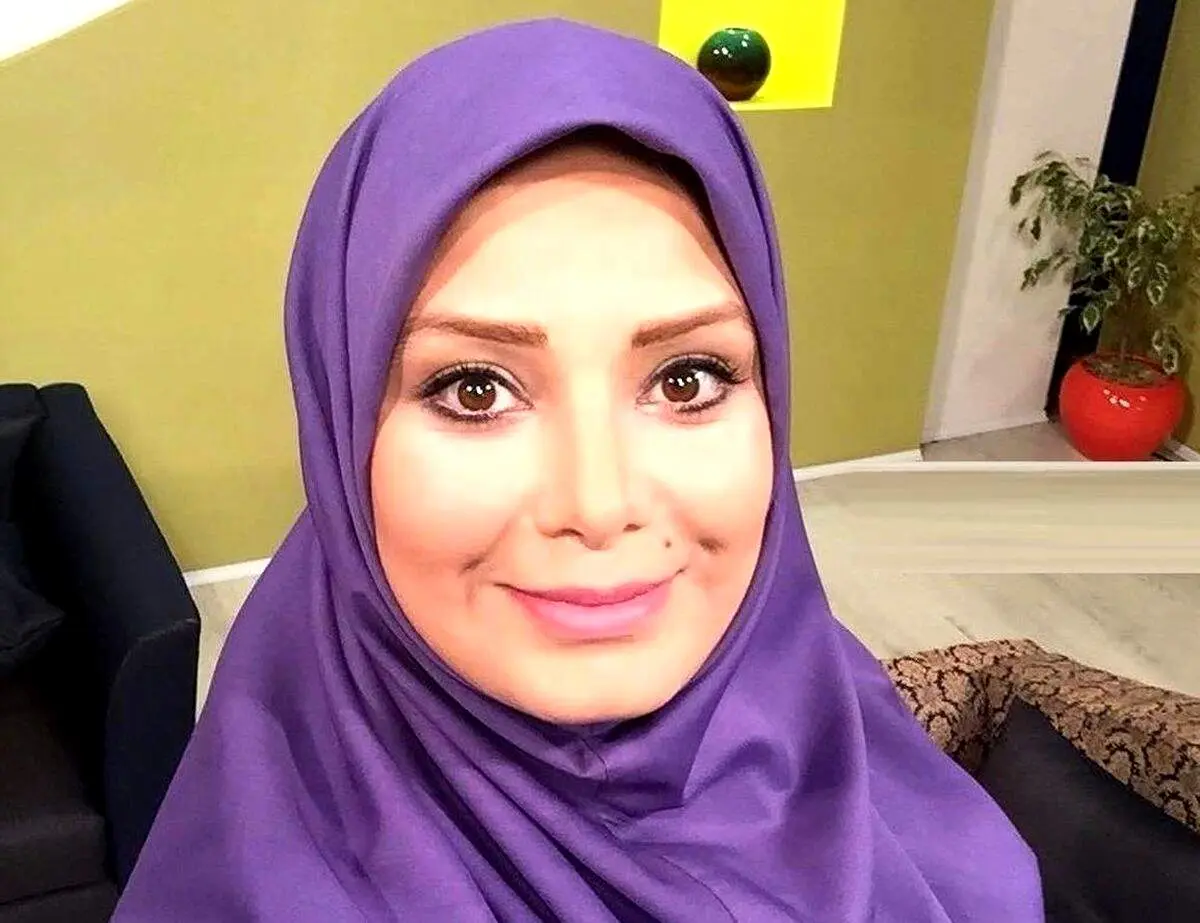 عکس| کولاک دیگری از مجری زن صداوسیما در تهران با حجابش/ خداحافظی با مانتو و پوشیدن کت و شلوار در بیرون از خانه!
