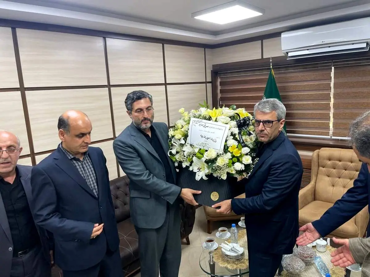 دیدار سخنگوی وزارت امور خارجه با تنها بازمانده از خانواده شهید حمله تروریستی رژیم صهیونیستی در آستانه اشرفیه