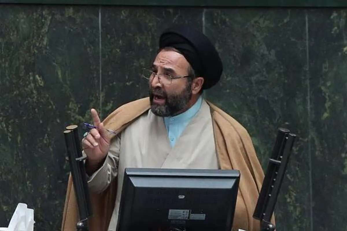 دفاع تمام قد یک نماینده از طلافروشان|  باید به دنبال قاچاقچیانی باشیم که بدون پروانه طلا وارد می‌کنند