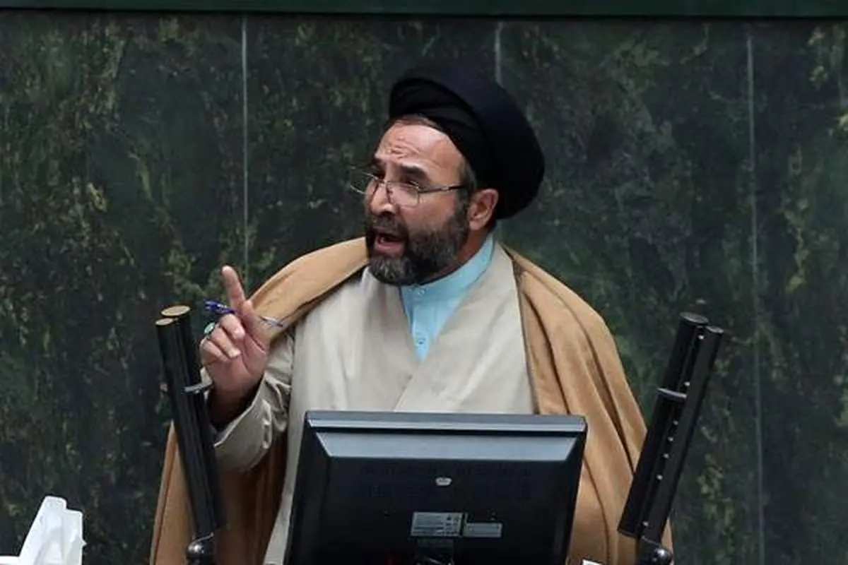 دفاع تمام قد یک نماینده از طلافروشان| باید به دنبال قاچاقچیانی باشیم که بدون پروانه طلا وارد میکنند