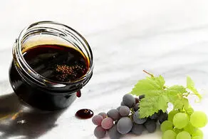 آیا مبتلایان به دیابت می‌توانند شیره خرما و انگور مصرف کنند؟
