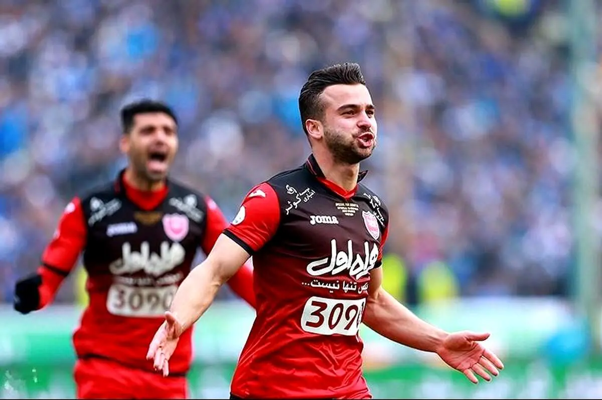 ستاره شماره 7 پرسپولیس کشور را ترک کرد