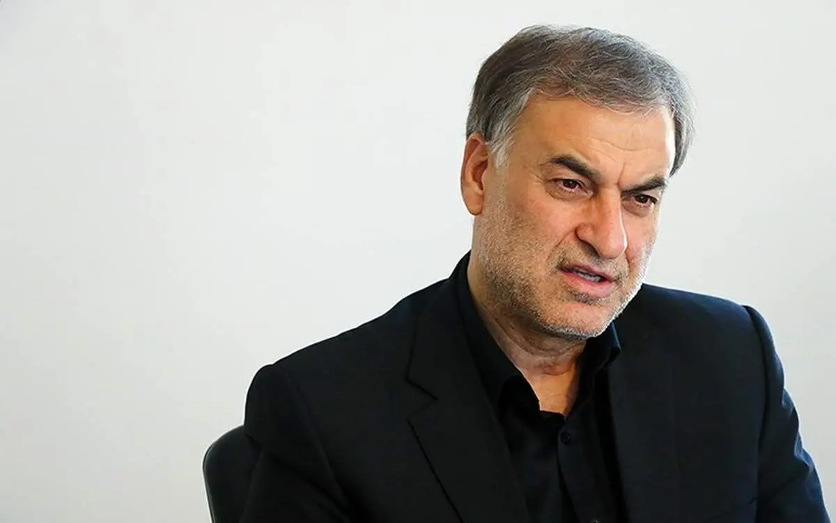 متعجب از سکوت نمایندگان درباره کاپیتولاسیون داخلی هستم/ اگر ذرهای رفتار انقلابی در این مجلس بود باید جلسه را ترک میکردیم