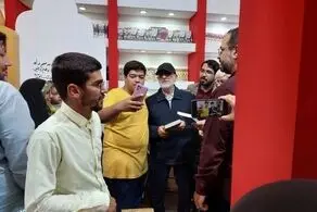 واکنش جوانان در پی ورود سردار قاآنی به نمایشگاه کتاب+ببینید