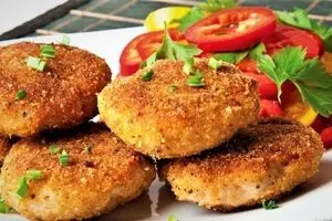 طرز تهیه کتلت گوجه فرنگی برای مدرسه بچه ها