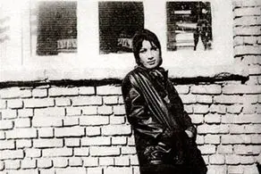  مراسم خاکسپاری فروغ فرخزاد/ عکس