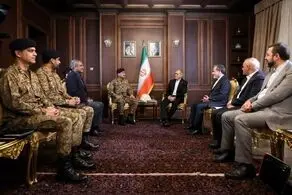 دیدار فرمانده ارتش پاکستان با رئیس‌جمهور