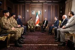 دیدار فرمانده ارتش پاکستان با رئیس‌جمهور