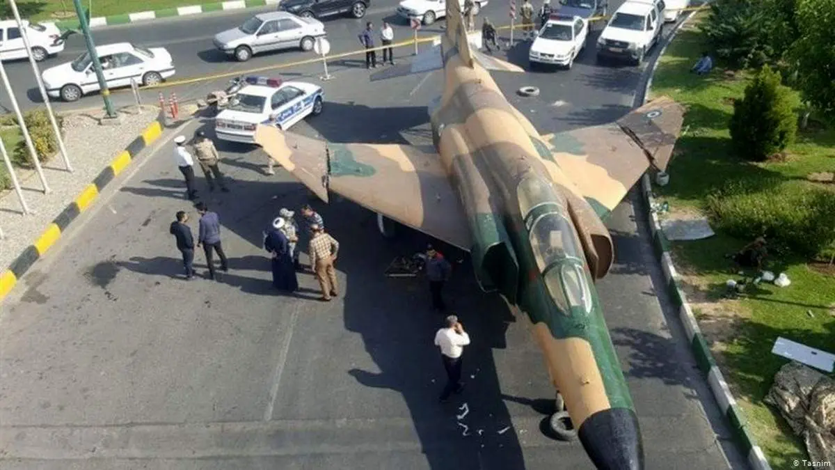 حمل جنگنده F-14 در خیابانهای تهران! + عکس
