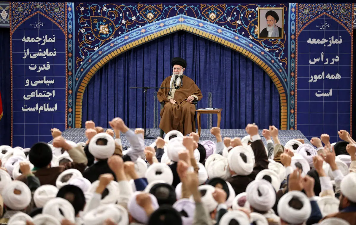 رهبر معظم انقلاب: رسیدن به هدفهای اسلامی جز با حضور مردم امکان پذیر نیست| حضور در انتخابات صرفاً تکلیف نیست حق مردم است