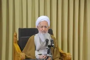 آیت الله جوادی آملی: اقتصاد با سفارش حل نمی شود لذا باید از متخصصین در این حوزه استفاده کرد