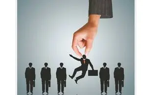 نوشیدن ادرار ، تنبیه باورنکردنی و چندش آور یک شرکت برای کارمندانش + عکس