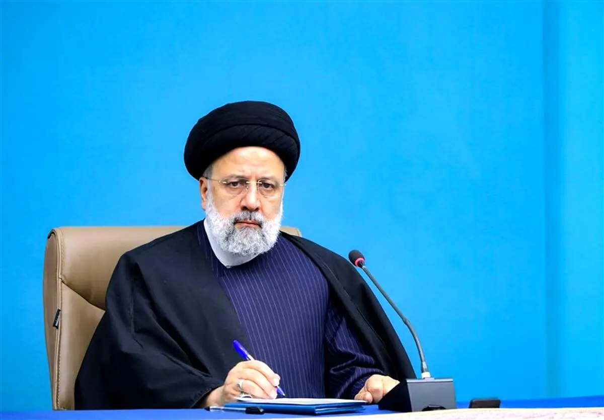 عکس معنادار رئیسی در کنار موشک‌های بالستیک