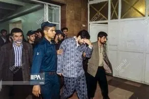 تصاویر دیده نشده از شهرام جزایری در دادگاه + ببینید 