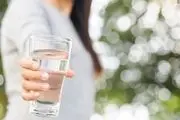 آشنایی با عوارض شدید نخوردن آب کافی در روز