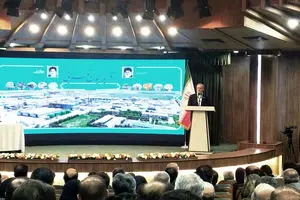 کسی که می‌تواند کشور را از بن‌بست نجات دهد، باید دستش را فشرد و از او حمایت کرد