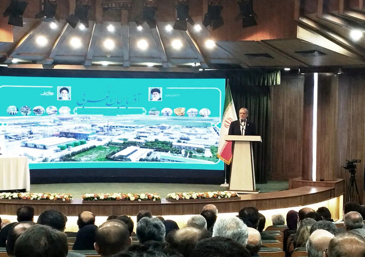 کسی که می‌تواند کشور را از بن‌بست نجات دهد، باید دستش را فشرد و از او حمایت کرد