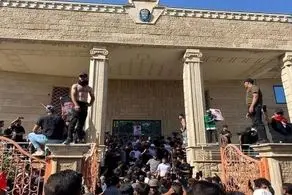 فوری؛ حمله به سفارت سوئد/ کارکنان سفارت فرار کردند