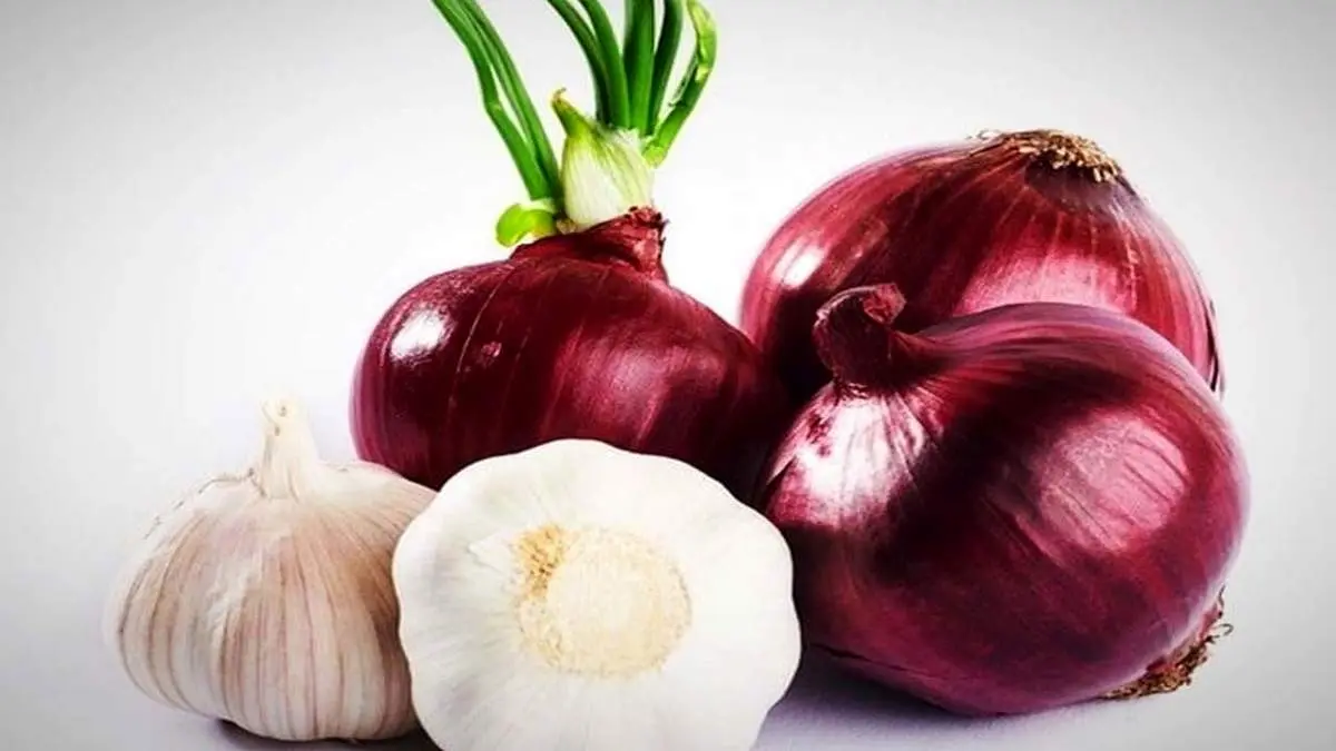 آیا سیر و پیاز جوانهزده قابل خوردن هستند؟
