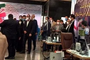 سردار دهقان به همراه همسرش برای ثبت‌نام انتخابات وارد وزارت کشور شد+عکس