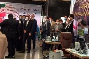 سردار دهقان به همراه همسرش برای ثبت‌نام انتخابات وارد وزارت کشور شد+عکس