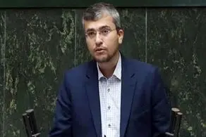 نماینده مجلس به پدیدار شدن روحانی در عرصه سیاسی پس از این مدت‌ها واکنش نشان داد 