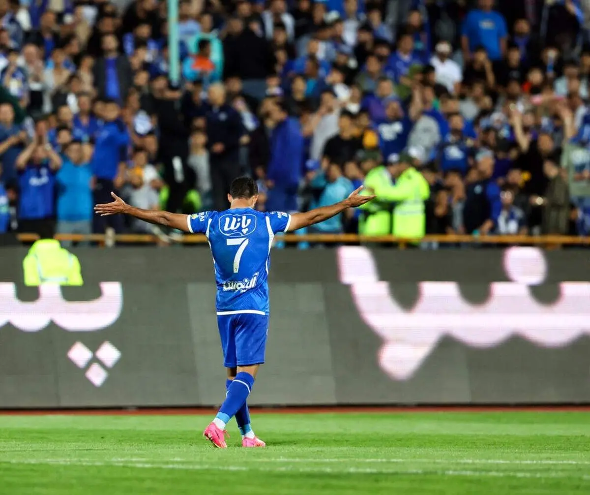 ستاره گران‌قیمت استقلال باید از تیم خداحافظی کند