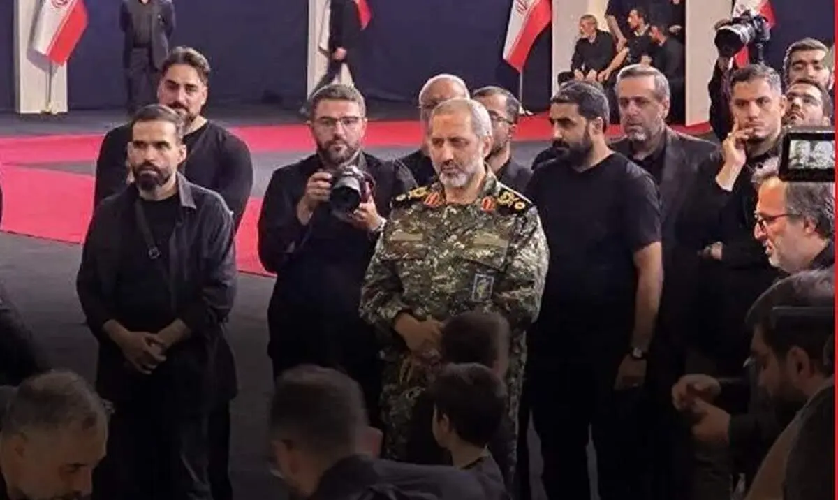 چرا «سید مجید» در مراسم وداع با رهبر شهید، لباس سیاه به تن نداشت؟