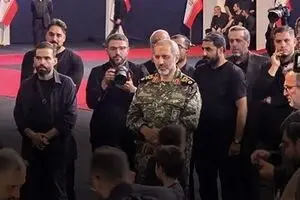 چرا «سید مجید» در مراسم وداع با رهبر شهید، لباس سیاه به تن نداشت؟
