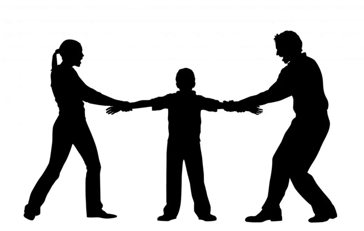 آیا حضانت والدین با اثبات رابطه نامشروع سلب می‌شود؟