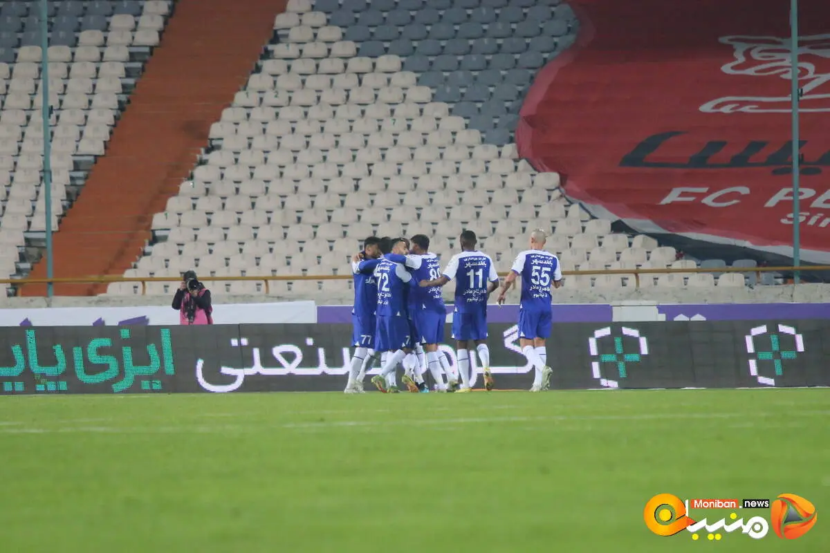 آبی‌ها، تنهاتر و بی پناه‌تر از همیشه!/استقلال؛ طفل سرراهی وزارتخانه‌ها!